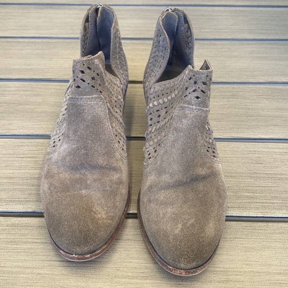 Vince Camuto booties - Picture 2 of 5